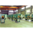 Grizzly Inudstrial G0504 - 16" 30 HP 3-Phase Dual Conveyor Horizontal Resaw Bandsaw