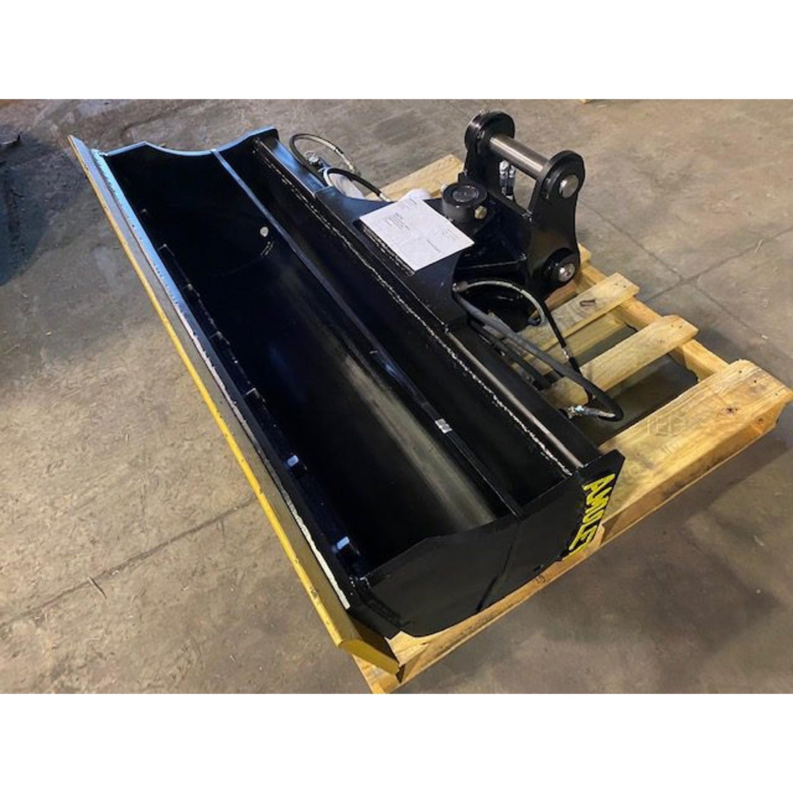 Hydraulic Tilt Bucket for Excavators - 45° Precision Grading | Amulet ...