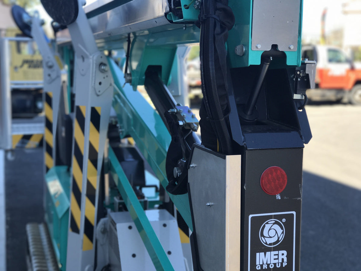 IM R13T Tracked Telescopic Atrium Lift