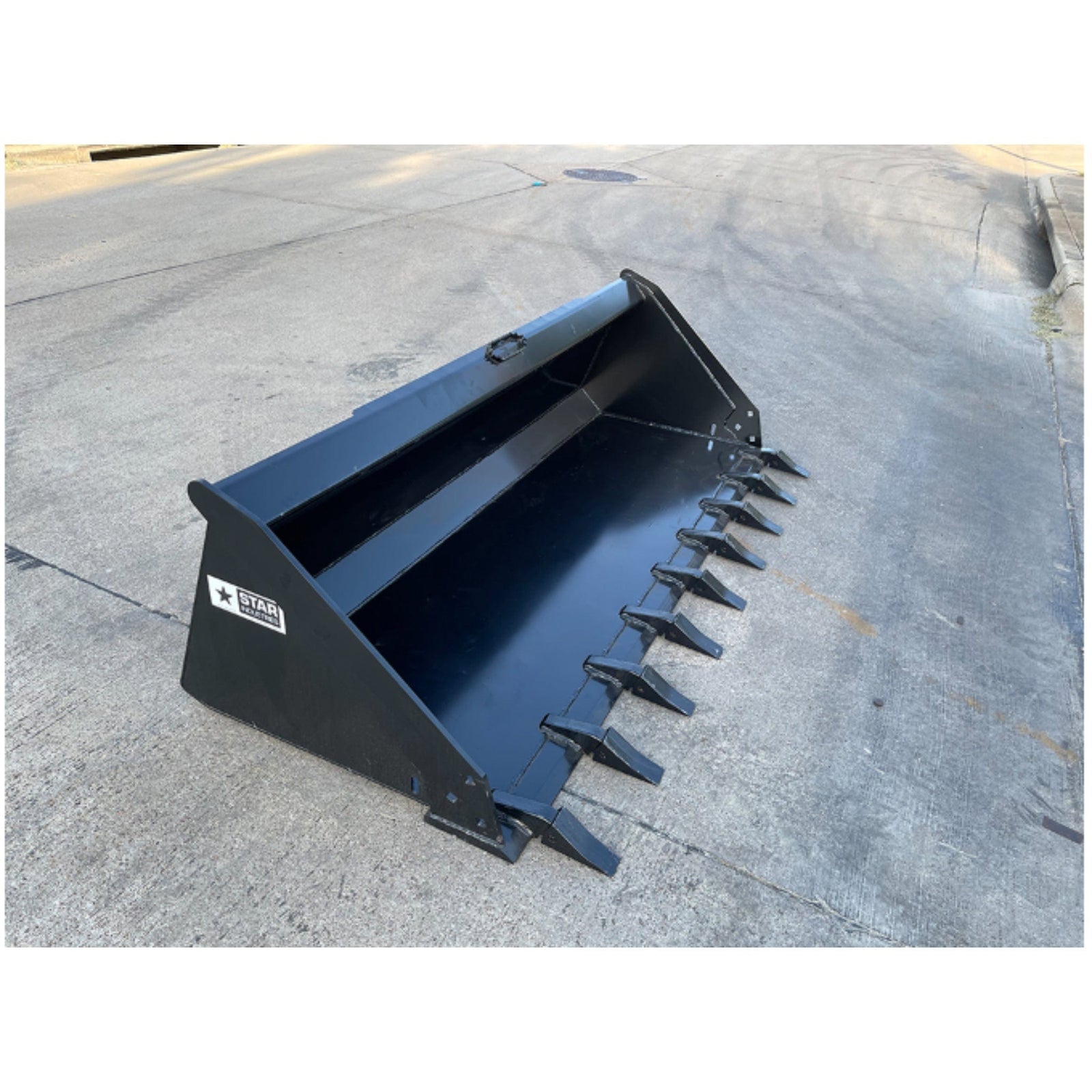 Star Industries Skid Steer Bucket, Extreme Duty