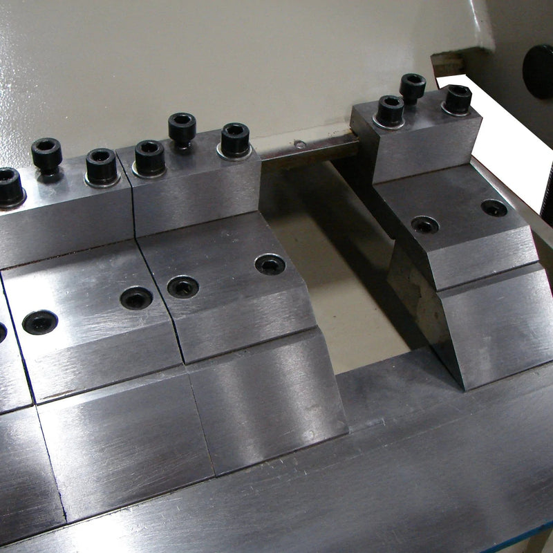 Baileigh BB-4814; Manually Operated Box and Pan (Finger) Brake, 4' Length, 14 Gauge Mild Steel Capacity BI-1000417
